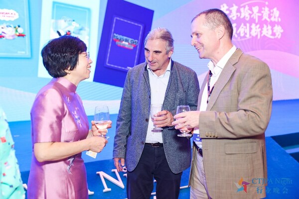 ape重装亮相2025中国玩具展新葡京娱乐城彰显多维综合实力H(图2)