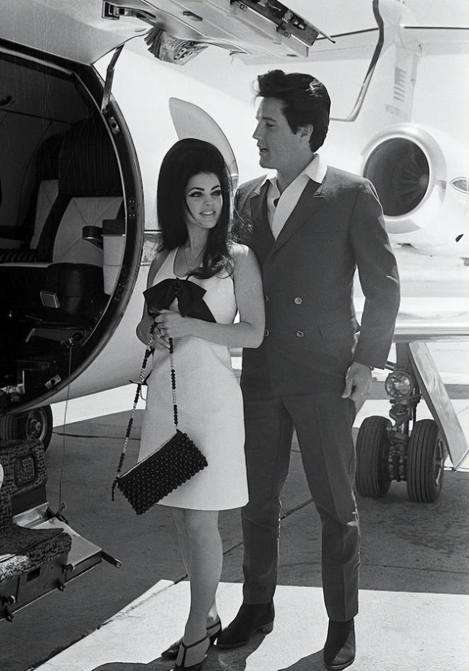 拉·普雷斯利猫王的养成芭比娃娃新葡京小歌迷嫁给偶像巨星普莉希(图18)