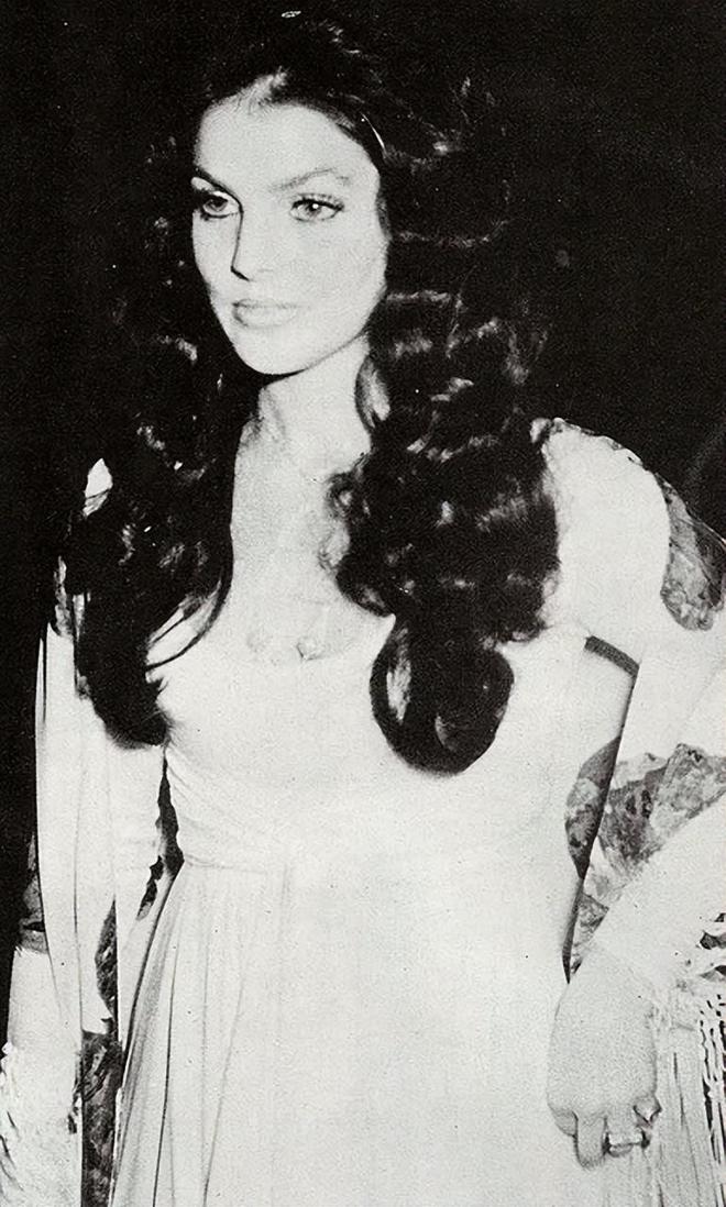 拉·普雷斯利猫王的养成芭比娃娃新葡京小歌迷嫁给偶像巨星普莉希(图30)