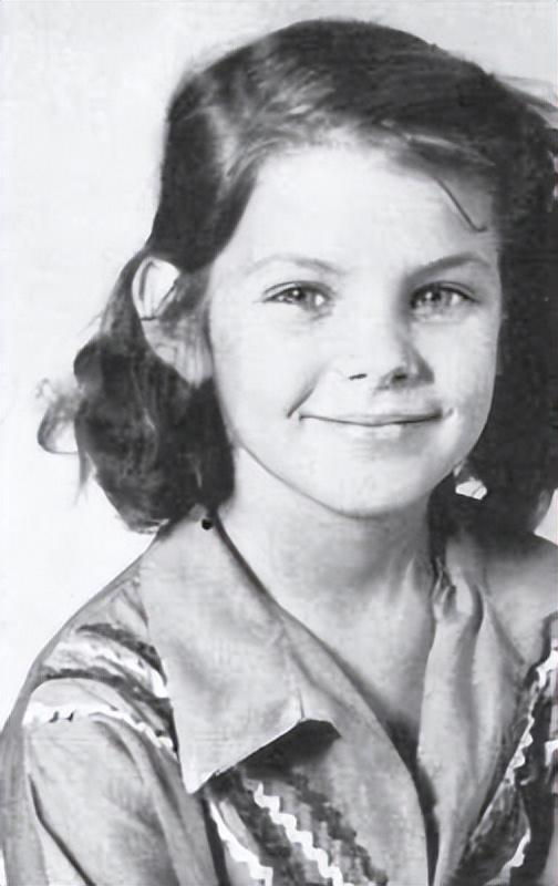 拉·普雷斯利猫王的养成芭比娃娃新葡京小歌迷嫁给偶像巨星普莉希(图35)